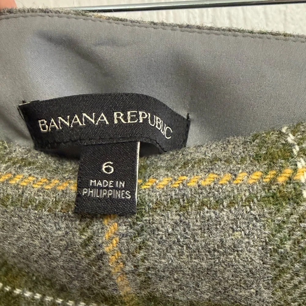 Banana Republic Wool Silk Plaid Mini Skirt Sz 6 Gray Green Preppy Dark Academia - Picture 5 of 6